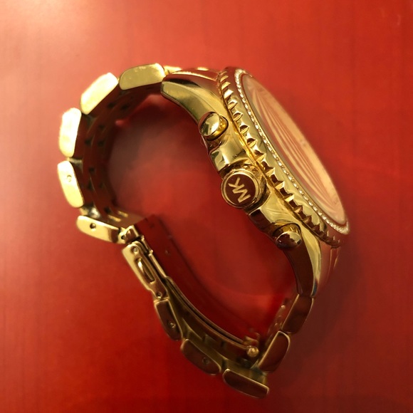 Michael Kors Women’s MK5347 Pilot Gold Watch - Picture 8 of 8